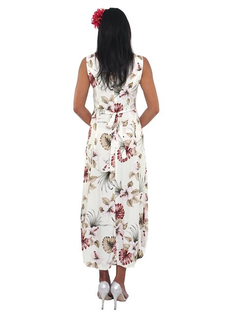 Model Height: 5'6" Size: S