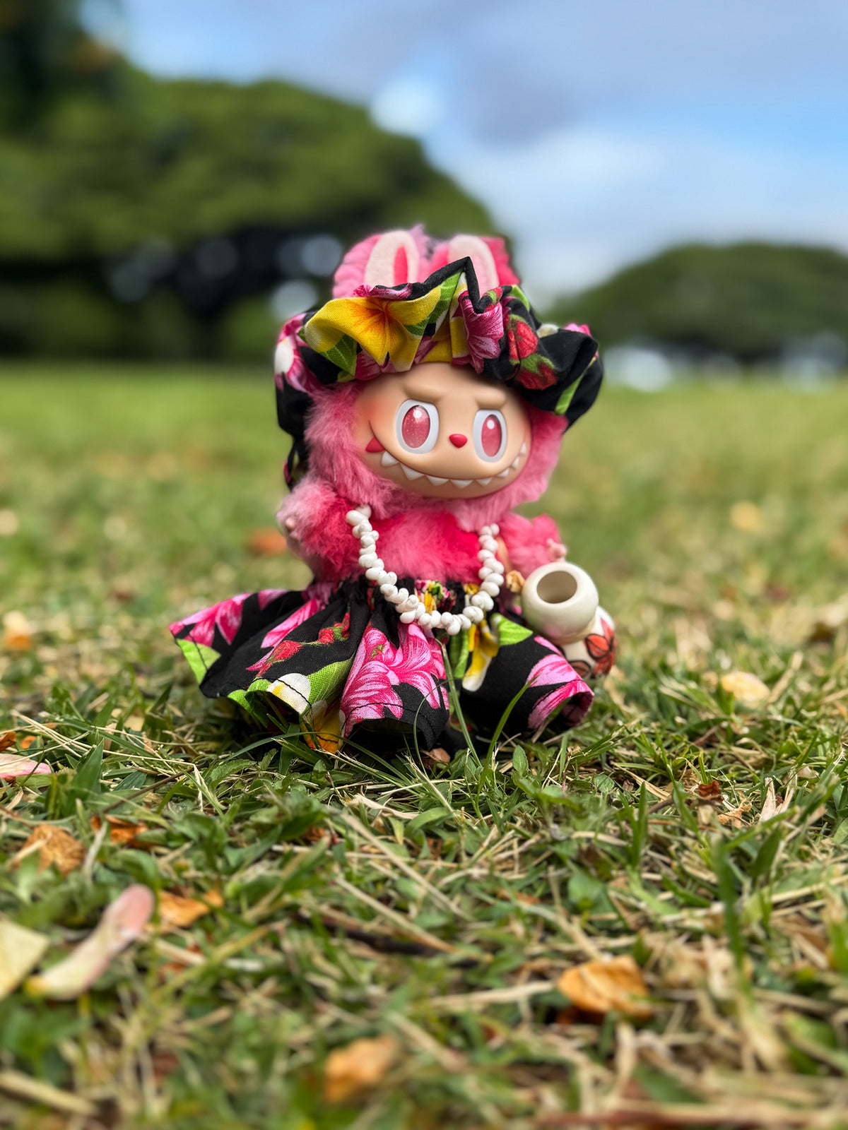 Labubu Mini Figure Pa'u Skirt Set (Pa'u, Lei, headband) - Plumeria Lei Black