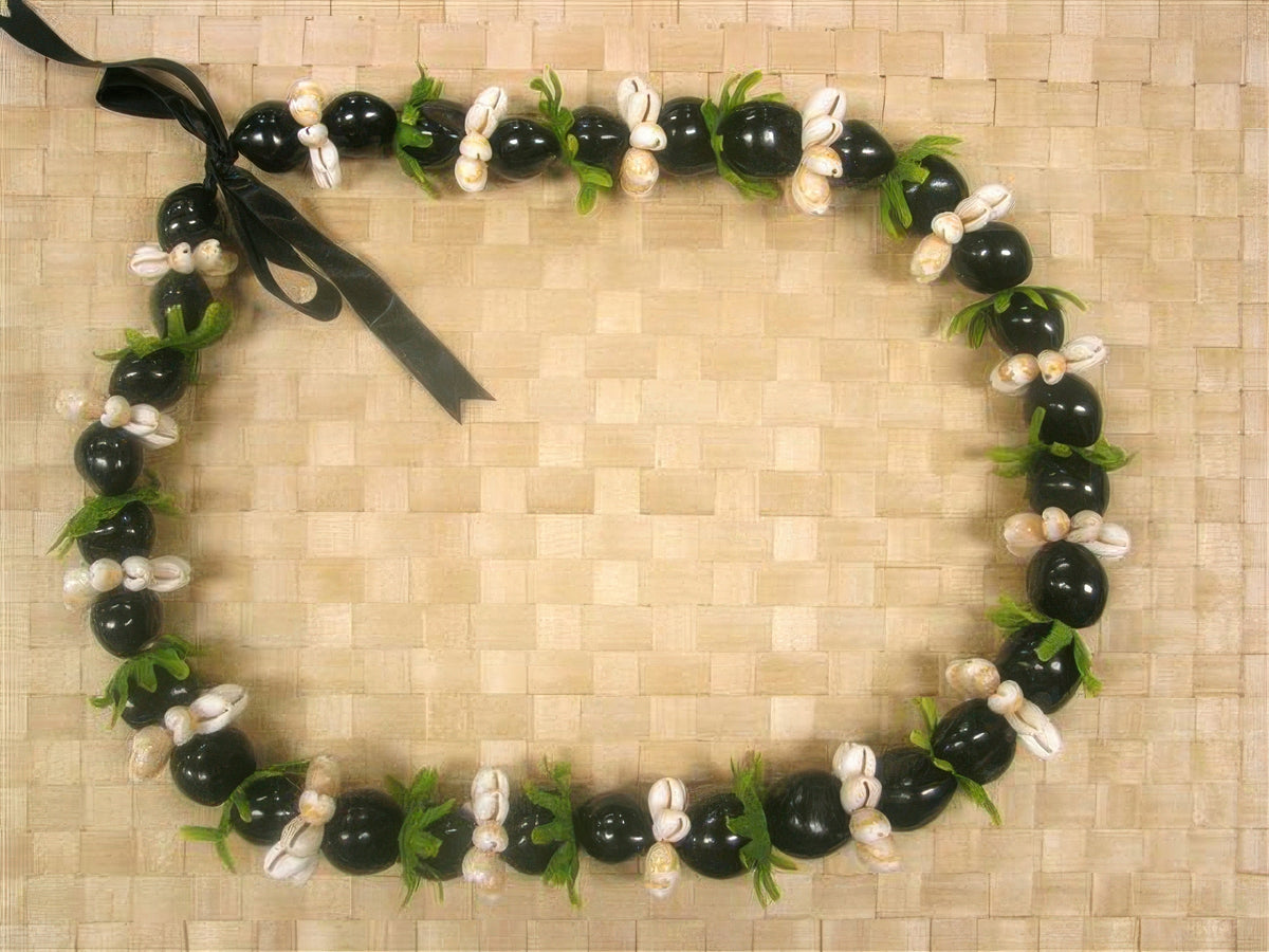 Ka Makani - Black Kukui Nut, Leaf & Shell Combination Lei