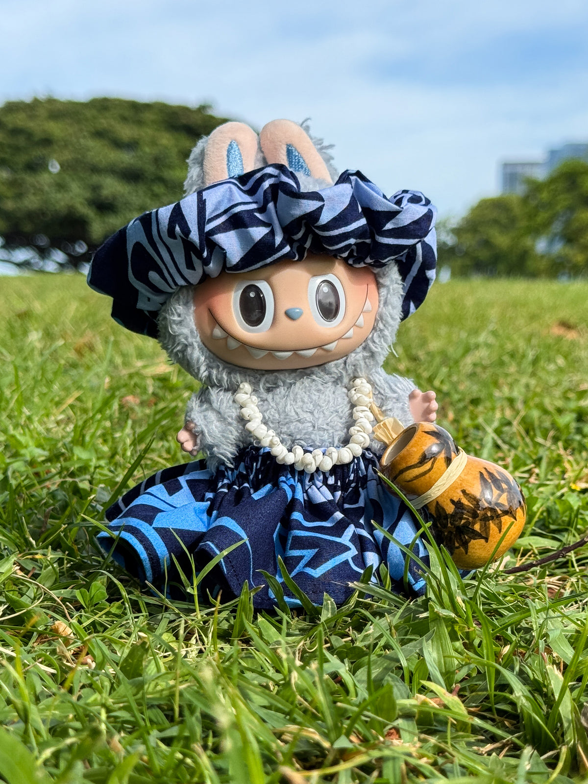 Ka Makani - Labubu Mini Figure Pa'u Skirt Set (Pa'u, Lei, headband) - Tribal Monstera Navy