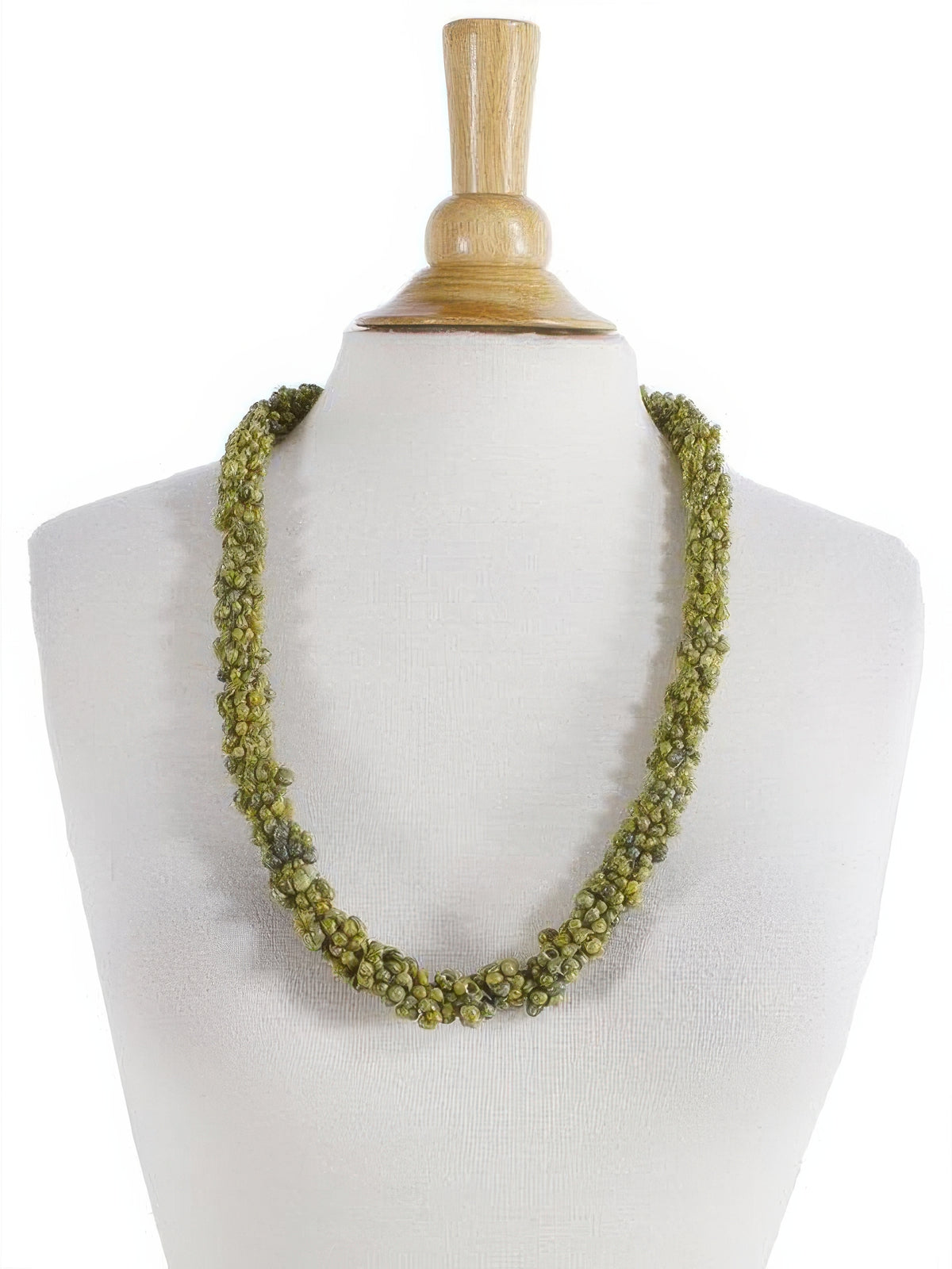 Ka Makani - Green Mongoshell Ring Lei with Kukui Nuts
