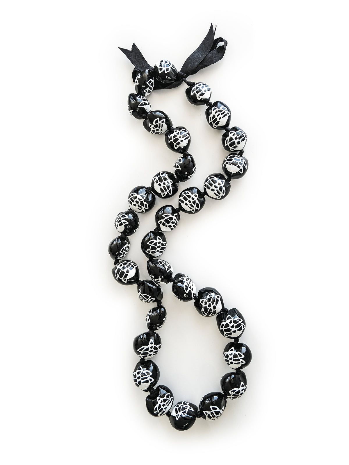 Ka Makani - Sea Turtle Cream Painted Kukui Nut Lei