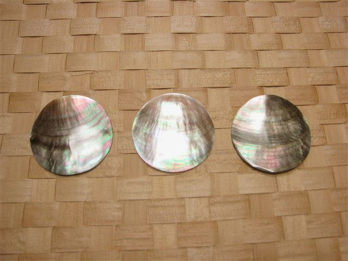 Ka Makani - Round Black Small Size(1.5") Tahitian Shell Ornament 3-Piece set