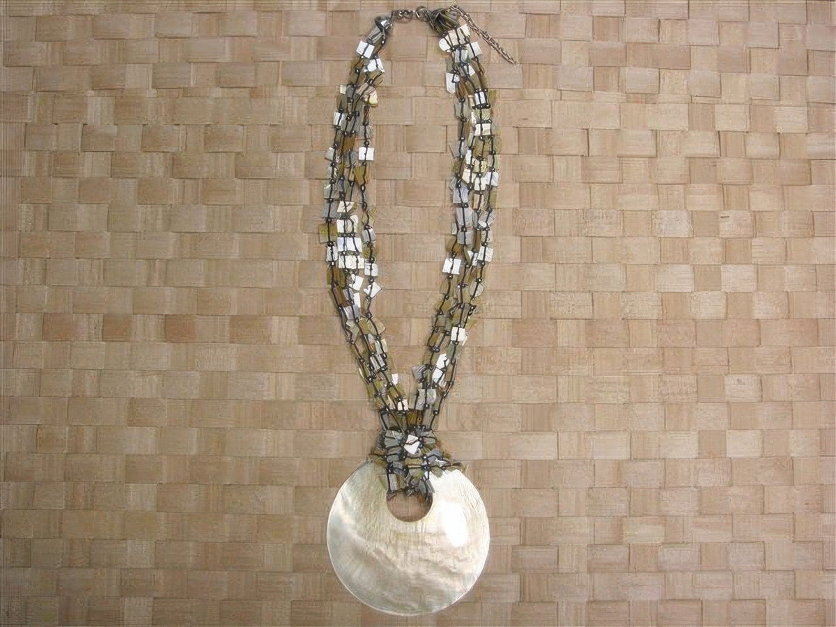 Ka Makani - Round Mother Of Pearl & Chips White Tahitian Shell Necklace
