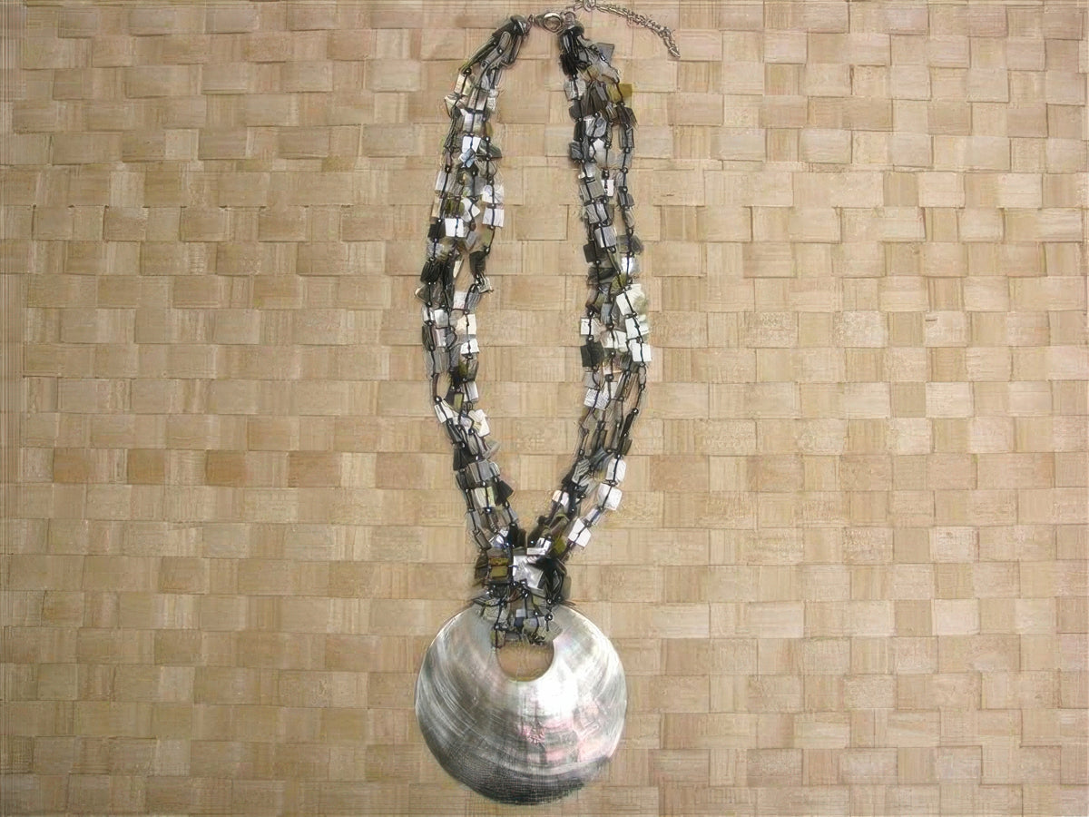 Ka Makani - Round Mother Of Pearl & Chips Black Tahitian Shell Necklace