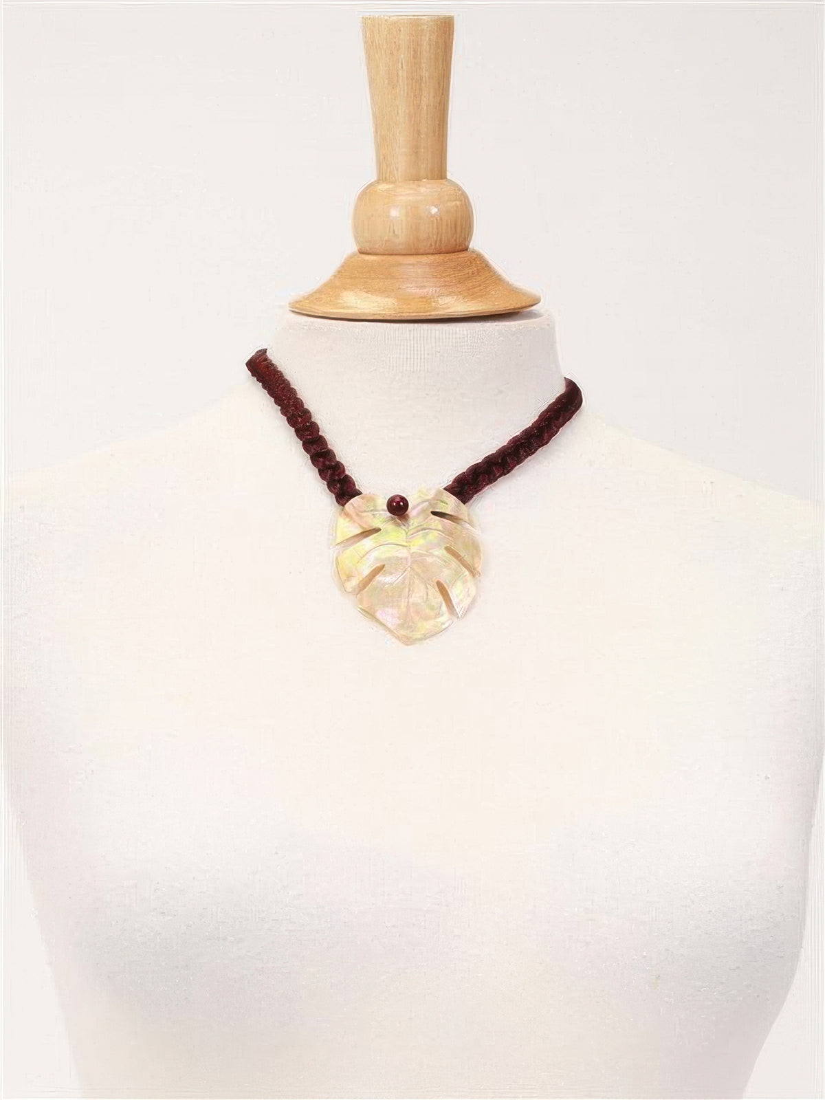 Ka Makani - Monstera Brown Tahitian Shell Necklace with Fresh water pearl