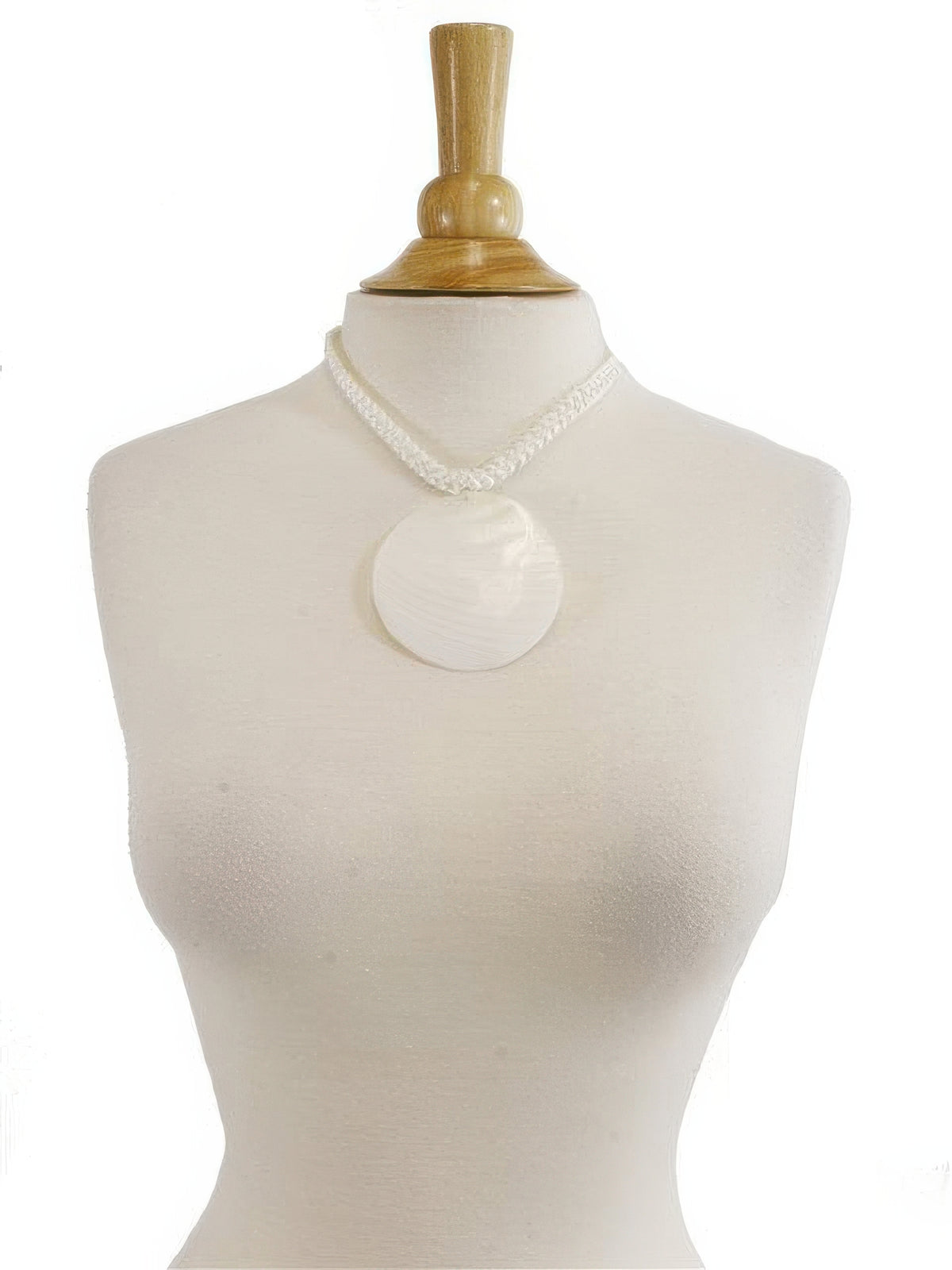 Ka Makani - Round Cabebe Shell Necklace 3"